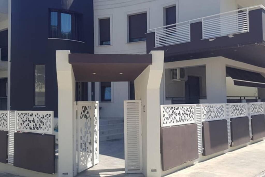 Néa Péramos Aretoysa Center Luxury Suites 2 מראה חיצוני תמונה
