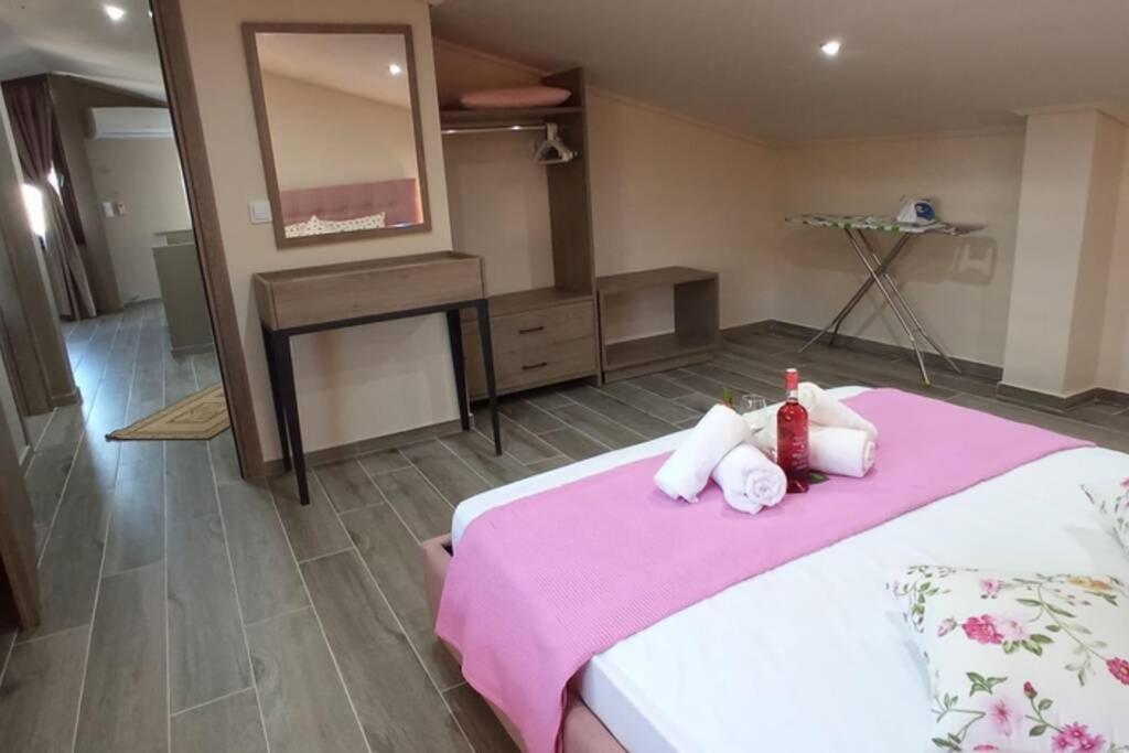 Néa Péramos Aretoysa Center Luxury Suites 2 מראה חיצוני תמונה