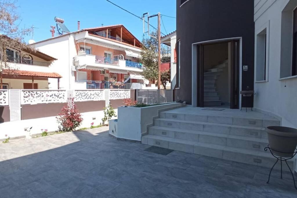 Néa Péramos Aretoysa Center Luxury Suites 2 מראה חיצוני תמונה