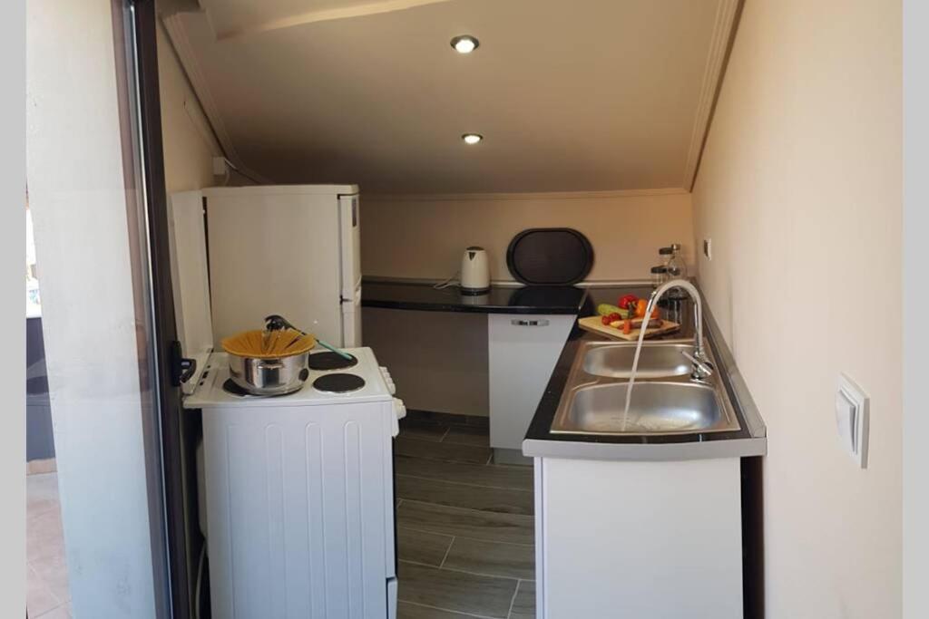 Néa Péramos Aretoysa Center Luxury Suites 2 מראה חיצוני תמונה