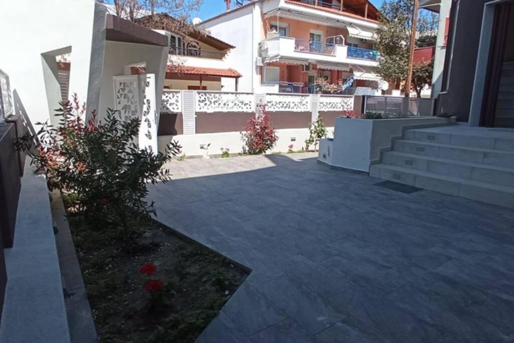 Néa Péramos Aretoysa Center Luxury Suites 2 מראה חיצוני תמונה