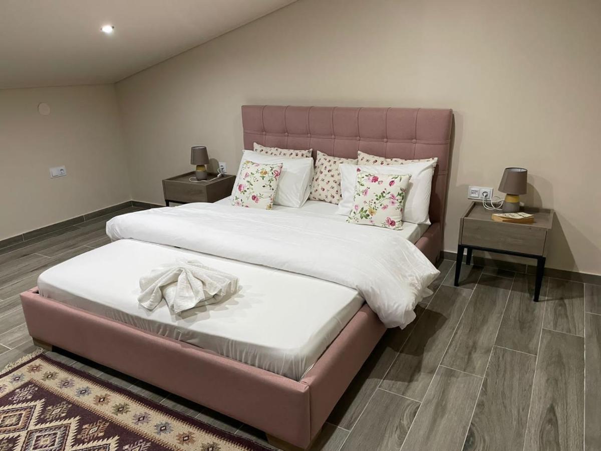 Néa Péramos Aretoysa Center Luxury Suites 2 מראה חיצוני תמונה